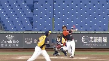 Kevin Chen hit the first home run of the CPBL season